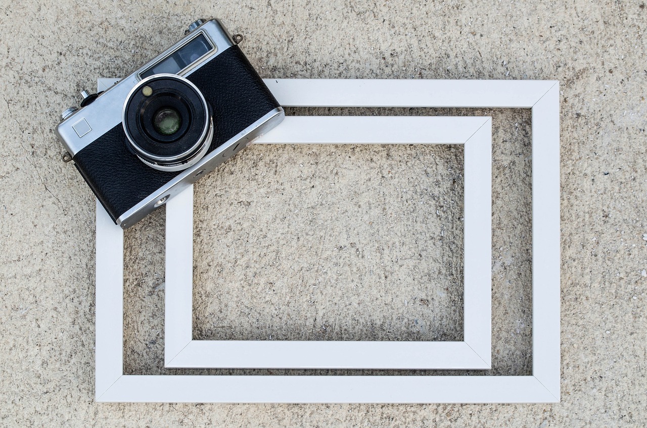 How to Create DIY Rustic Photo Frames
